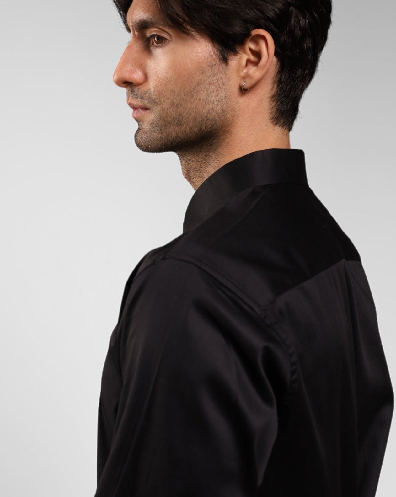 CAMISA DE ALGODÓN DEEP BLACK (Modern Fit)